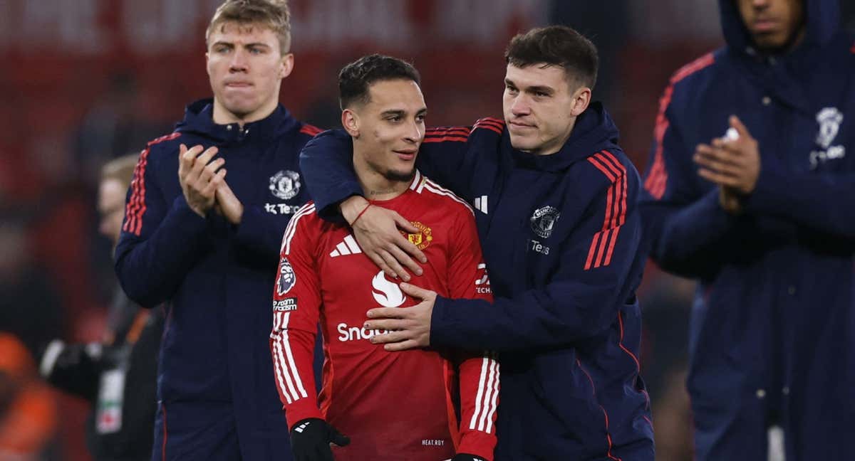 Antony junto a Ugarte en un partido del United.