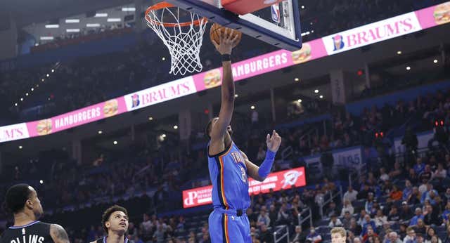 Shai Gilgeous-Alexander entra en erupción con 54 puntos para plantar cara a Nikola Jokic y sus triples-dobles en la lucha por el MVP