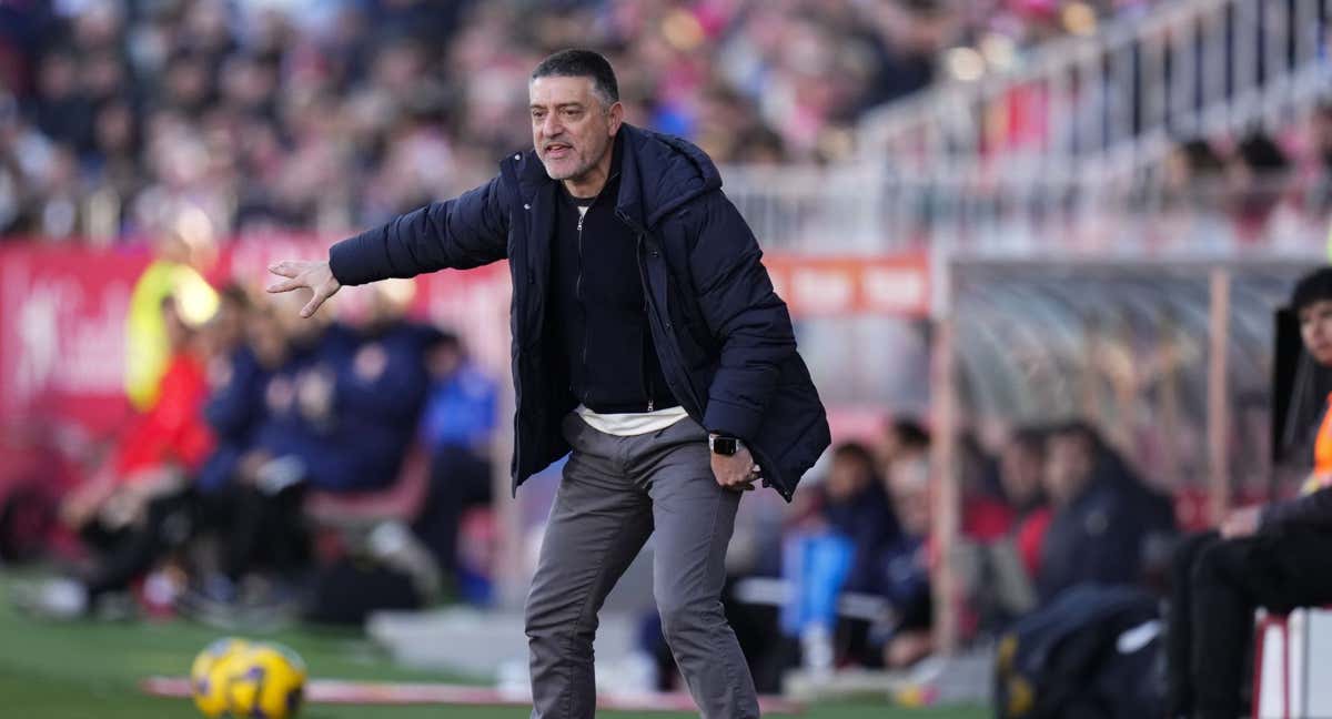 García Pimienta durante el Girona-Sevilla./EFE