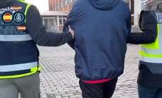Detienen a un entrenador de fútbol base en Coslada en el vestuario antes de un partido por presuntos abusos sexuales: «Estamos muy sorprendidos»