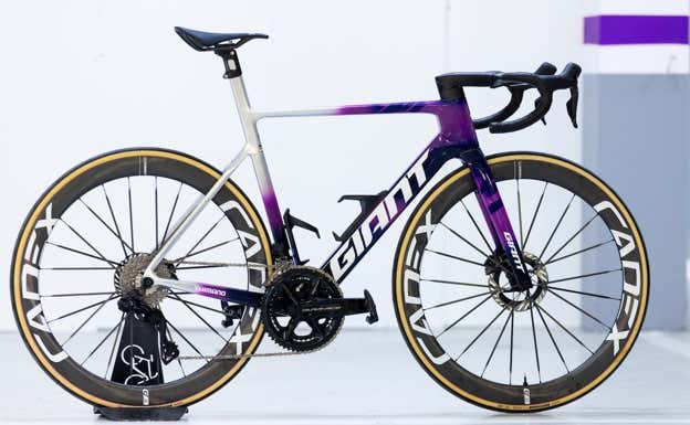 Bicicleta Giant del equipo Jayco-AlUla. JAYCO-ALULA