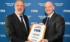 Infantino se reúne por primera vez en dos años con el presidente del sindicato internacional de futbolistas FIFPRO