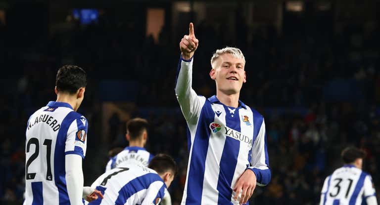 Óskarsson celebra un gol en el Real Sociedad - PAOK de Europa League.