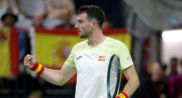 Pedro Martínez y Roberto Carballés encarrilan la eliminatoria de Copa Davis para España