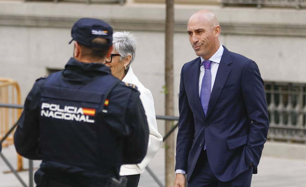 Más leña al fuego de Luis Rubiales: imputado de nuevo por los presuntos delitos de tráfico de influencias, cohecho y malversación