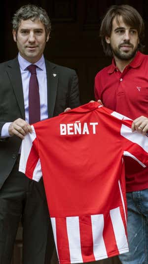 Presentación de Beñat, junto a Urrutia, como jugador del Athletic. Archivo