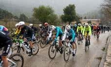 Una revuelta de los ciclistas suspende la carrera en la Challenge de Mallorca: «Me gustaría saber si harían lo mismo en el Tour o La Vuelta»