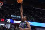 Un Unicaja en modo rodillo se reivindica ante el Baskonia