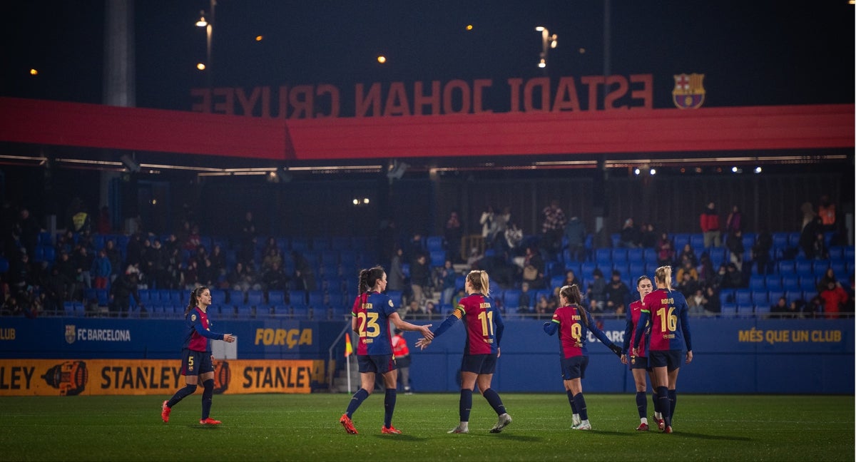 Las jugadoras del Barça durante el partido contra el Levante.