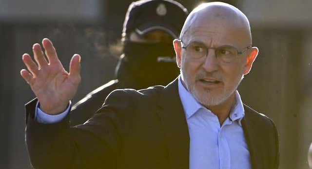 Luis de la Fuente se contradice ahora y afirma que no escuchó nada sobre el comunicado en el avión: «No, rotundamente no»