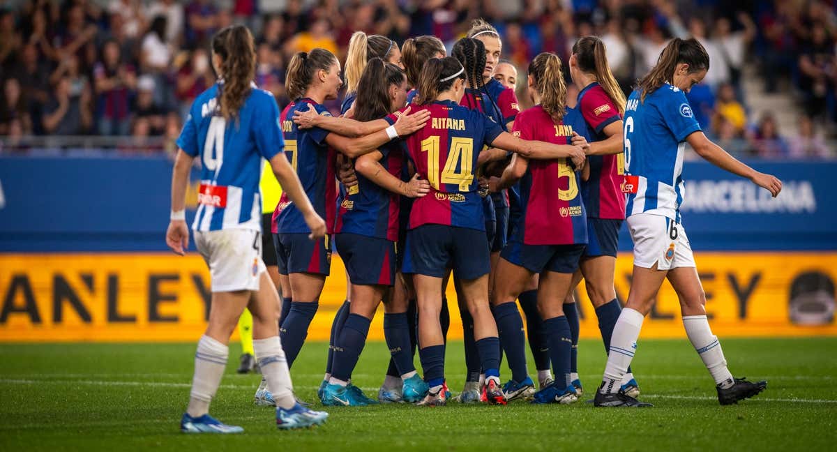 Las jugadoras del Barça celebrando un gol ante el Espanyol. /FC BARCELONA FEMENI