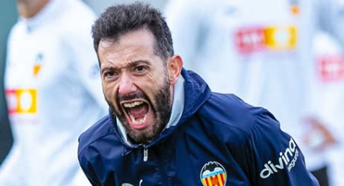 Corberán en un entrenamiento. /Valencia C.F