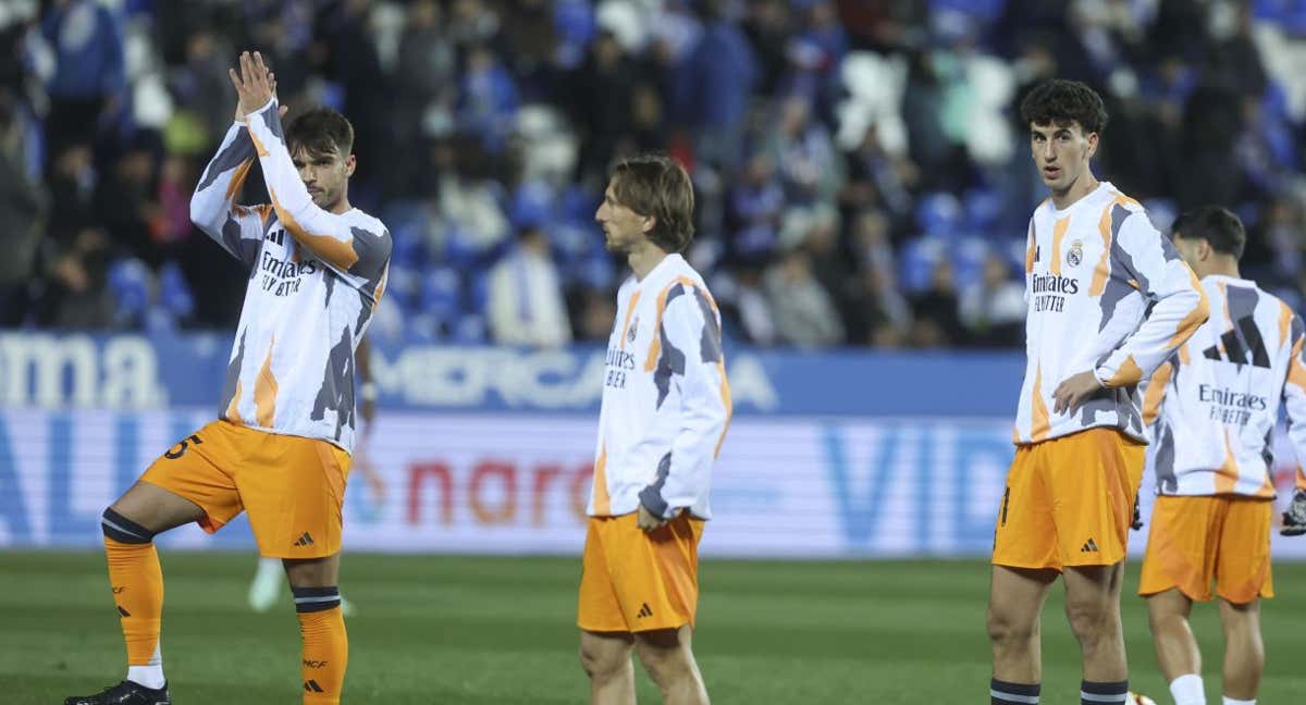 Asencio, Modric y Jacobo Ramón en Butarque. /EFE