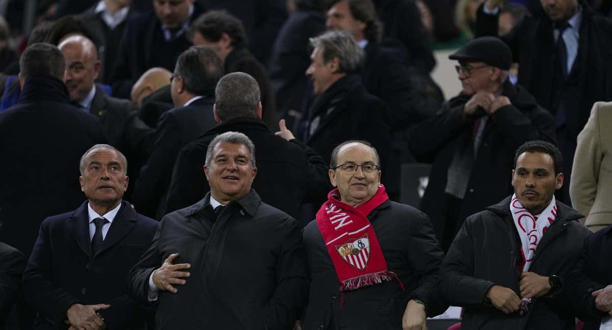 Yuste, Laporta, Castro y Del Nido en el palco del Camp Nou./EFE