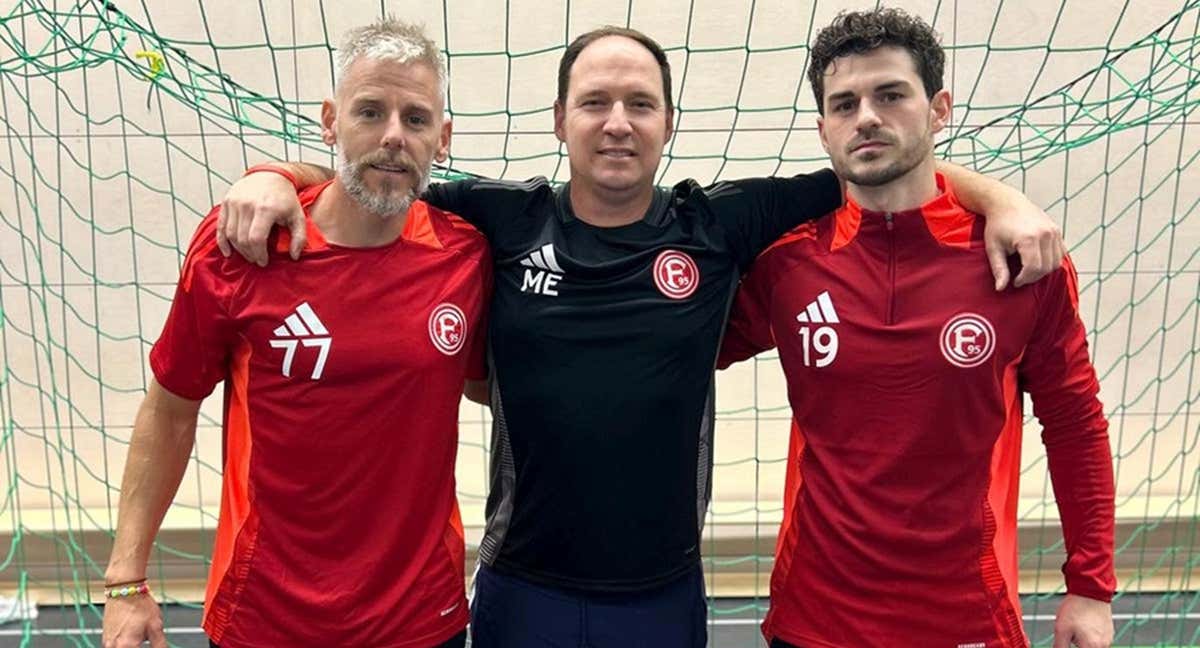 Miguelin junto al director deportivo Dennis Gerritzen y Sandro García. /Fortuna Düsseldorf