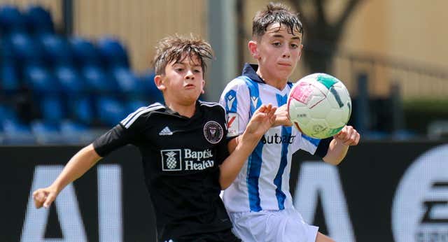 Thiago Messi firma su primera animalada y demuestra que el apellido no es difícil de llevar