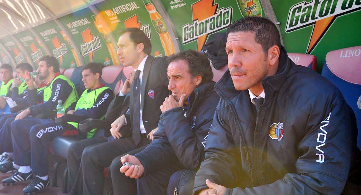 Simeone, dirigiendo al Catania./GETTY