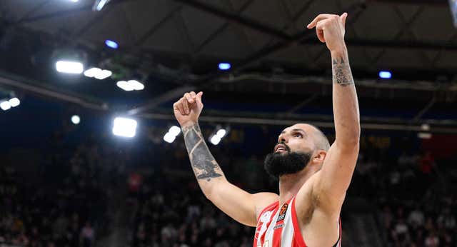 El Barça muere en la orilla (por sexta vez) con un canastón de Evan Fournier sobre la bocina