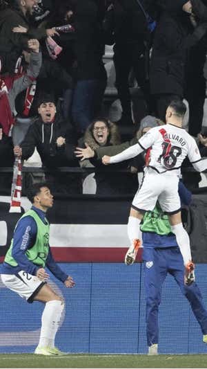 Ettiene Eto'o, a la izquierda, celebra el tanto de Álvaro García ante el Valladolid. @LALIGA.