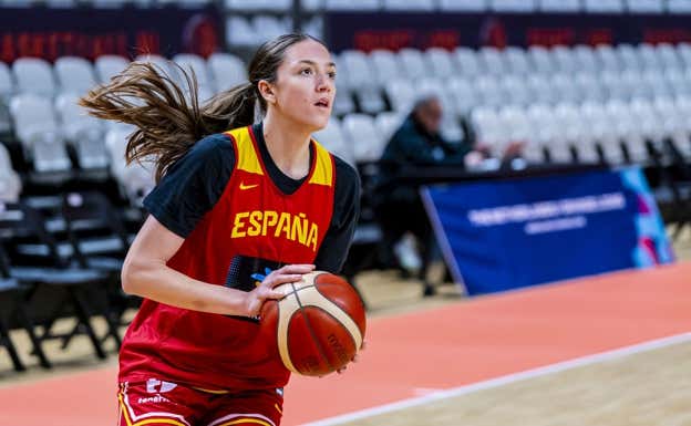 Pueyo en el último entrenamiento de la Selección. FEB | A. Nevado