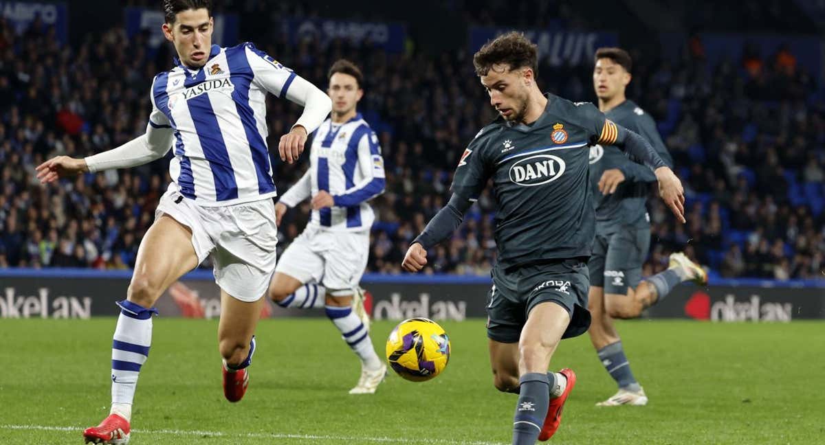 Acción del penalti sobre Javi Puado. /RCDE / Carlos Mira