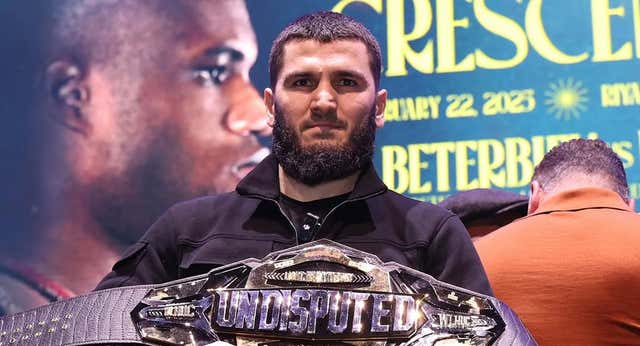 Beterbiev – Bivol 2: horario en España, cartelera, cómo y dónde ver los Mundiales WBC, WBA, IBF y WBO del peso semipesado