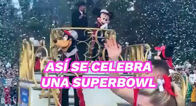 ¡De celebración con Mickey Mouse!
