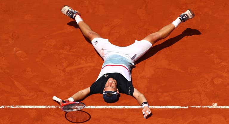 Diego Schwartzman celebra un triunfo en Roland Garros 2018.
