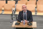 Luis Rubiales niega coacciones a Jenni y su familia y aferra su versión al apoyo de tres políticos: “Me comporté como un deportista que celebra un título”
