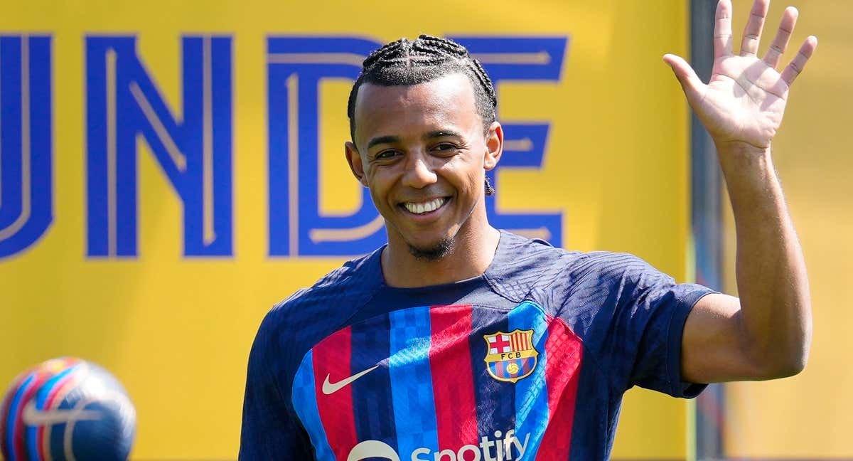 Koundé, el día de su presentación con el Barça. /EFE