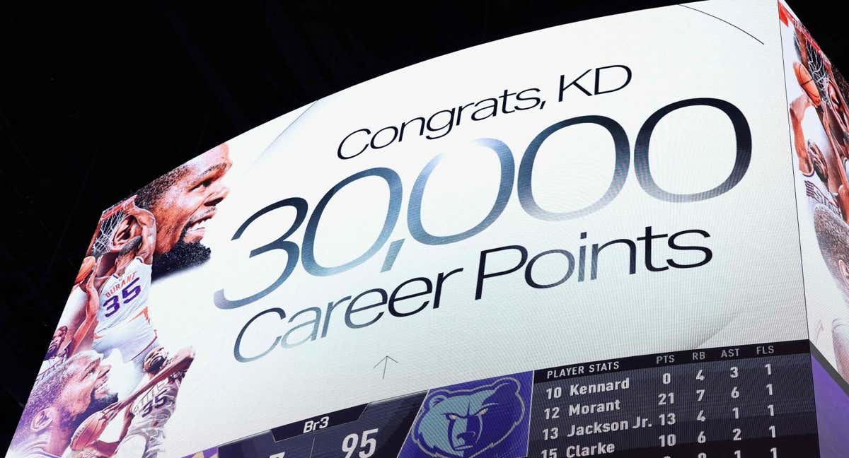 El marcador del Footprint Center de Phoenix celebra la cifra alcanzada por Kevin Durant esta madrugada.