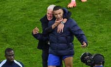 Deschamps 'llama' a Mbappé otra vez y cuenta la verdad sobre el incendio de noviembre: «¿Pero qué otra razón voy a tener?»