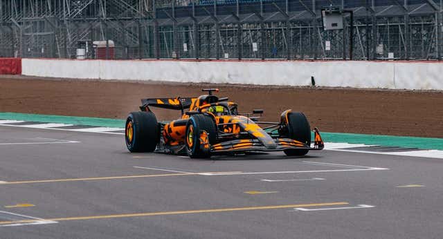 McLaren presenta su nuevo monoplaza para el Mundial 2025