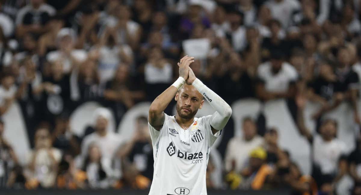 Neymar, en un partido con el Santos.