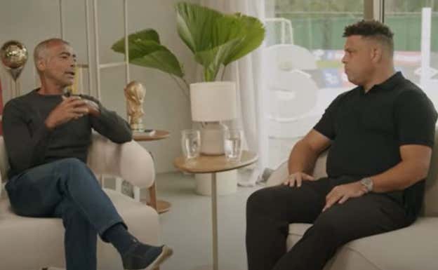 Ronaldo, durante la entrevista con Romário.