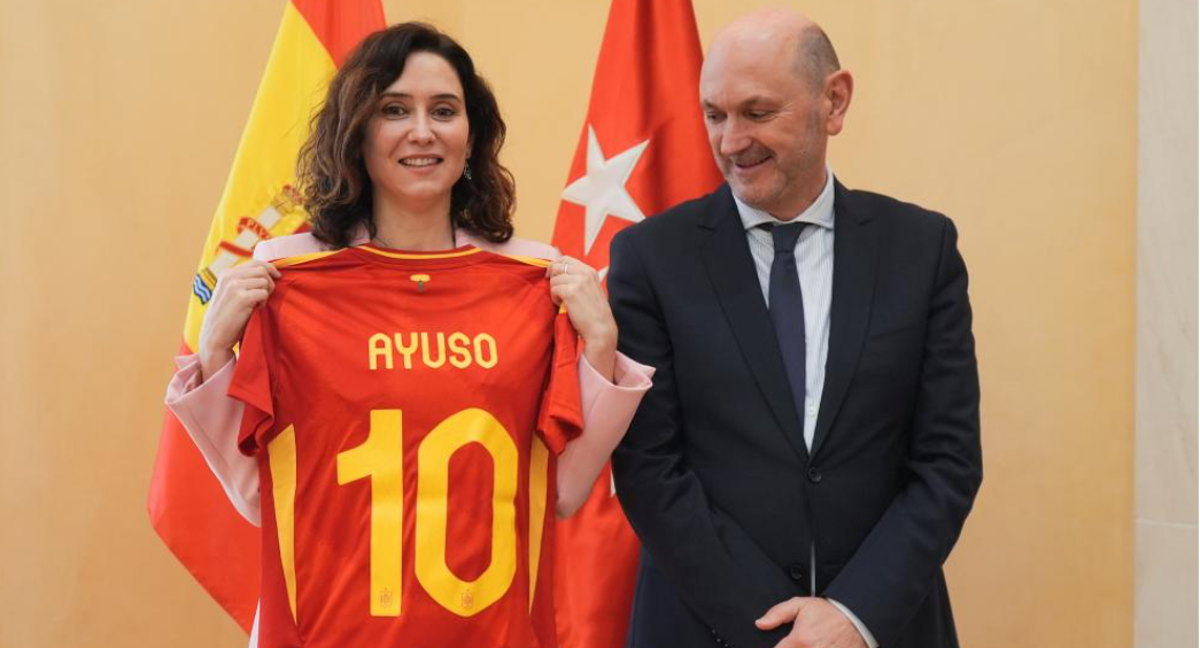 Ayuso y Louzán durante la reunión./@COMUNIDADMADRID.