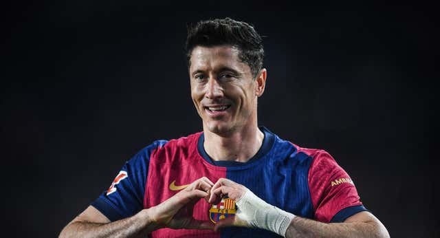 Lewandowski pega un salto hacia el liderato