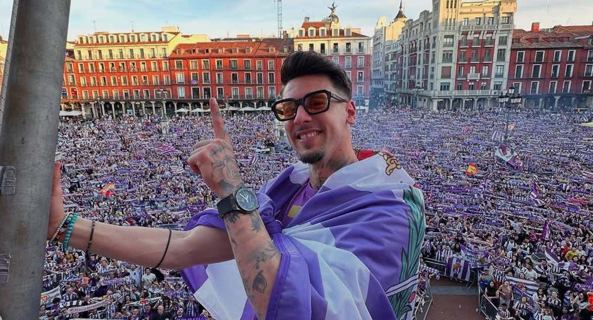 Luis Pérez, en la última celebración por el ascenso del equipo. /@luisperezmaqueda