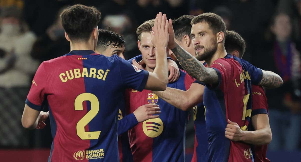 El Barça celebra el único gol del partido, obra de Lewandowski.