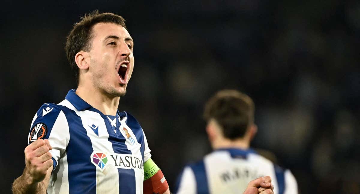 Oyarzabal celebra un gol con la Real Sociedad./AFP