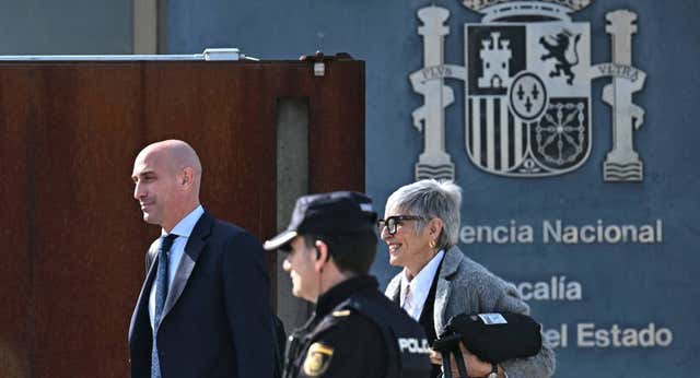 Luis Rubiales recibe una multa de 20 euros al día durante 18 meses por el beso a Jenni Hermoso