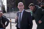 Por qué Rubiales no va a ir a la cárcel si ha sido condenado por un delito de agresión sexual