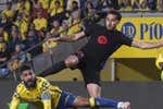 La acción que desquició a Las Palmas define el caos del VAR... con un fuera de juego inicial que lo anulaba todo
