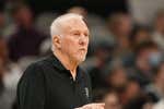 El futuro de Gregg Popovich, “bajo incertidumbre”: los Spurs no esperan su regreso esta temporada