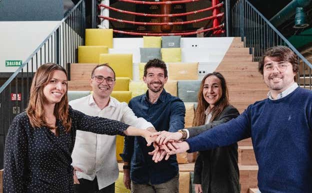 Marta Díaz (BePlayer), Josep María Figueras (You First), Moisés Trillo (BePlayer), Cristina Fernández (BePlayer) y Marc Bassó (You First).  You First
