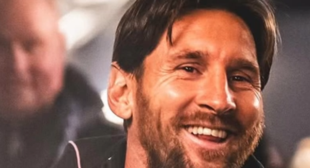 La Concacaf aplicará una sanción al colegiado Marco Antonio Ortiz Nava por pedirle una firma a Messi.