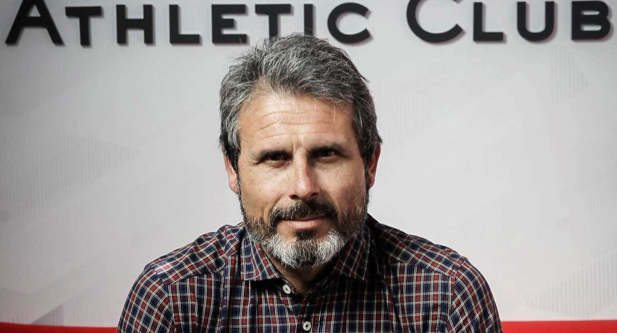 Rafa Alkorta, posa cuando era director deportivo del Athletic.