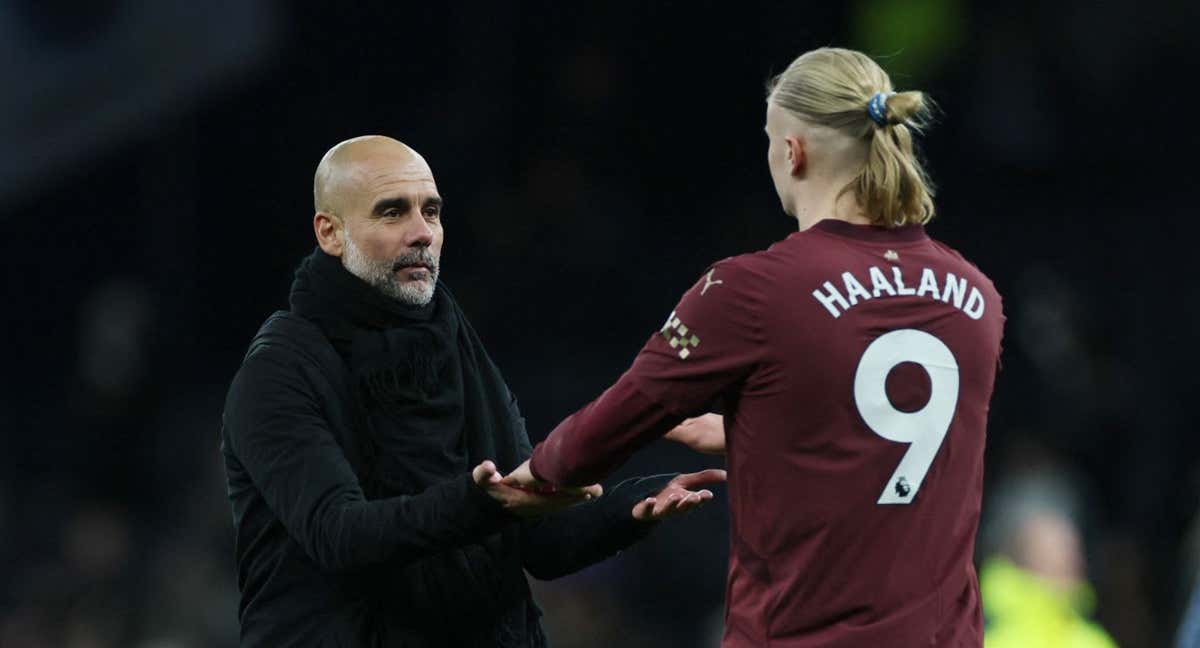 Haaland saluda a Guardiola tras el partido y la victoria. /REUTERS