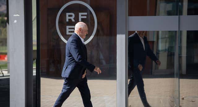 Soteras sigue acorralado en su propia casa: el juicio por Paquita Linares, la puntilla de la Generalitat y los WhatsApps de Rubiales