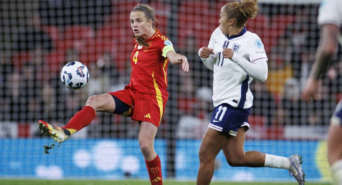 Irene Paredes durante una acción del partido ante Inglaterra. /EFE